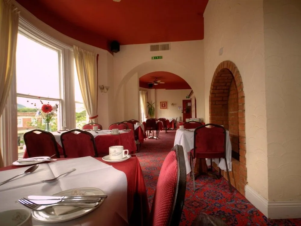 לינה וארוחת בוקר סקארבורו The Dickens Bar & Inn